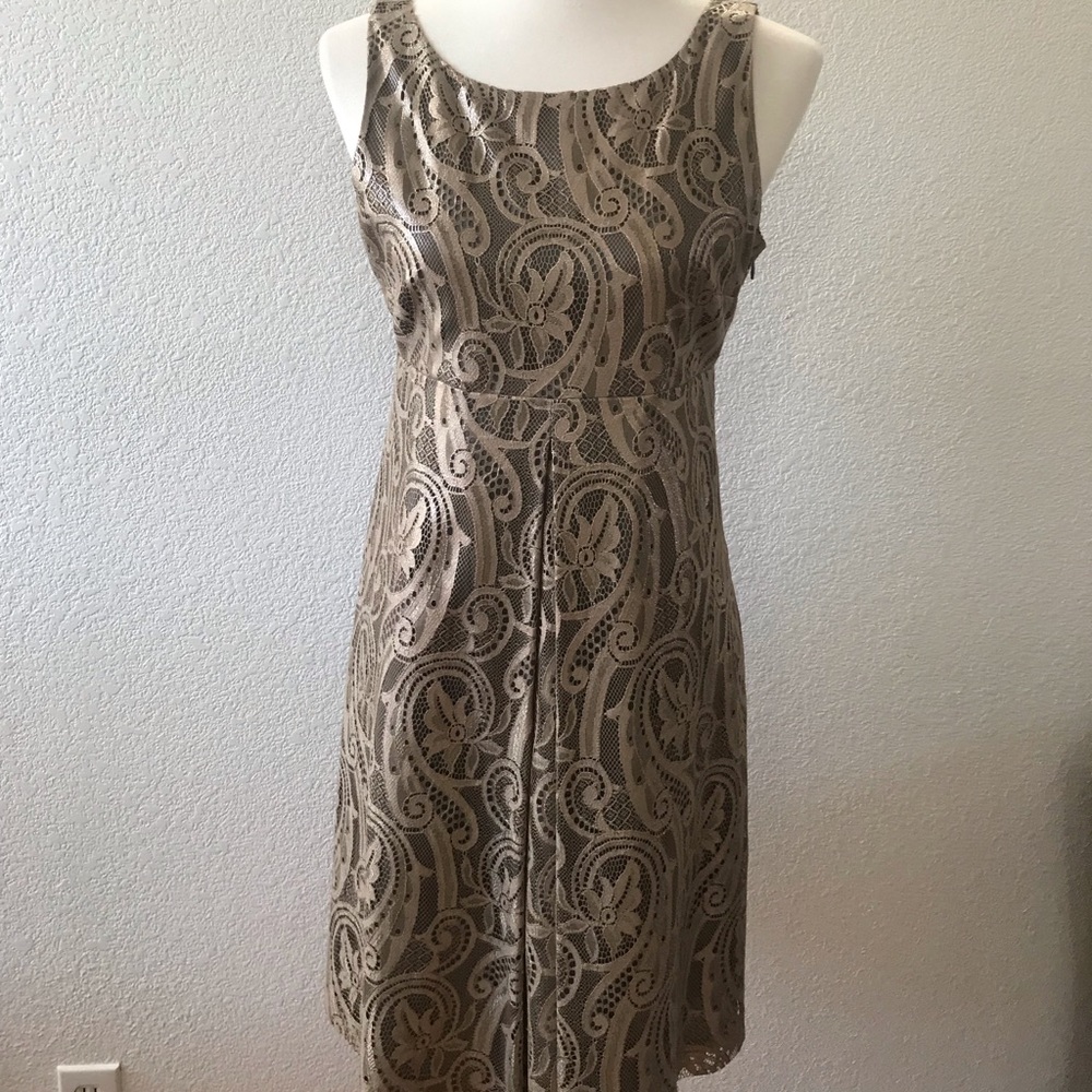 Dress - Picture 3 of 7